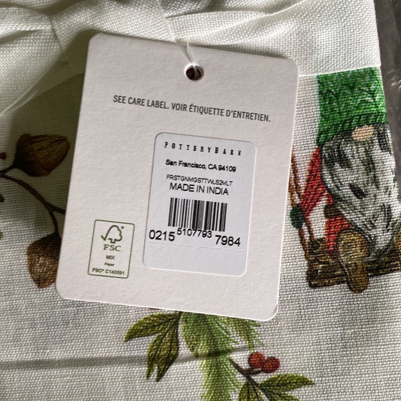 Pottery Barn Whimsical Woodland Forest Gnomes Cotton/Linen Guest Towels 🎄 - Picture 8 of 16